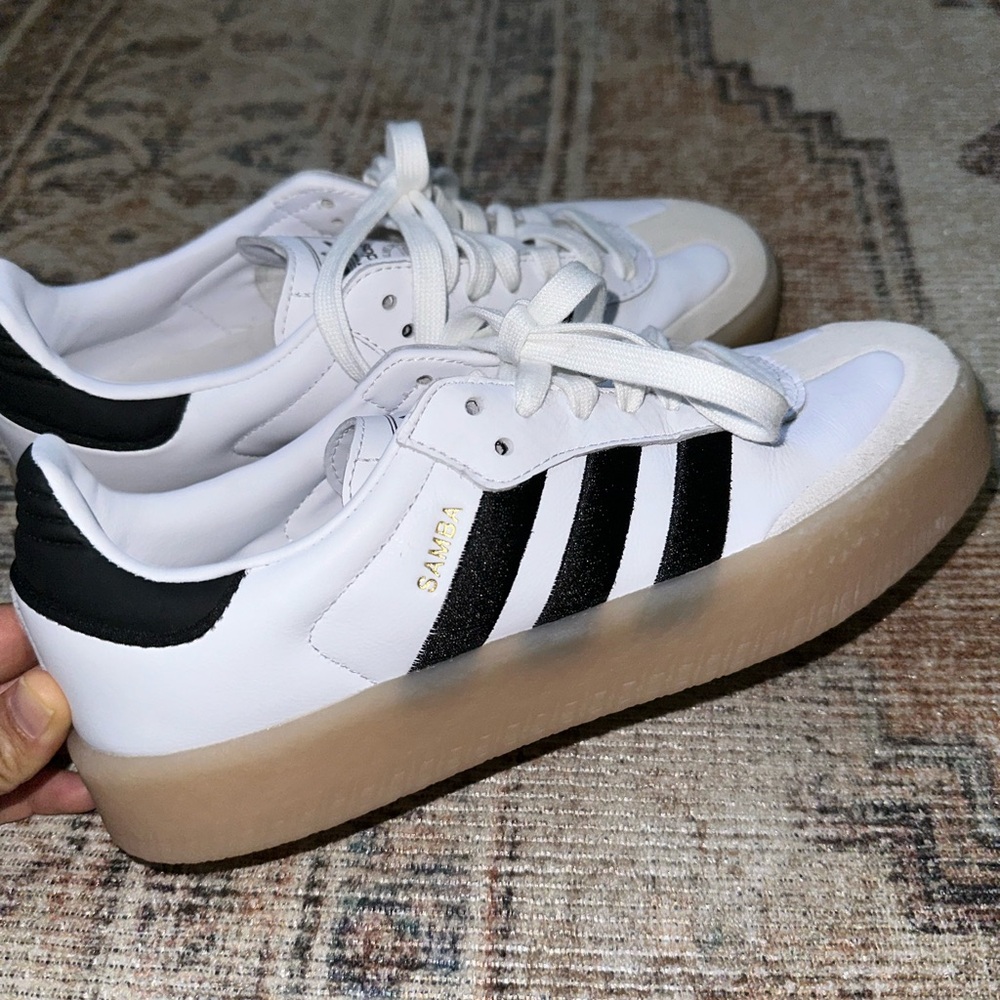 Women’s Adidas Sambaes